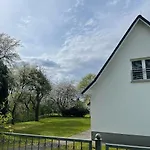 Dom wakacyjny Kleines Haus Am Feld