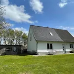Dom wakacyjny Kleines Haus Am Feld Rehna
