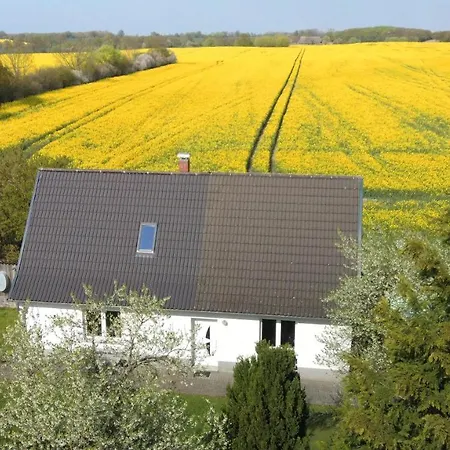 Kleines Haus Am Feld Rehna