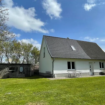Nyaraló Kleines Haus Am Feld Rehna