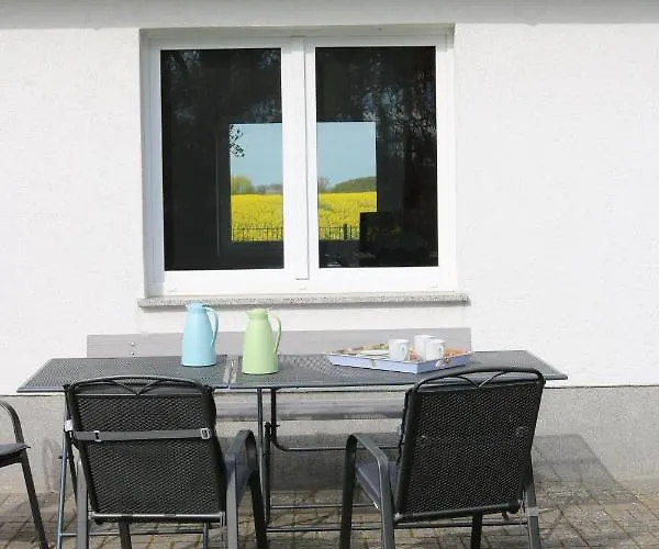 別荘 Kleines Haus Am Feld Rehna